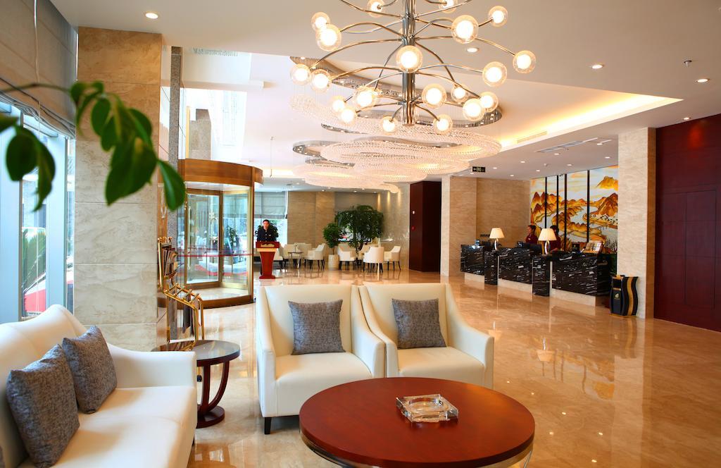 Mingcheng Times Hotel Чэнду Экстерьер фото